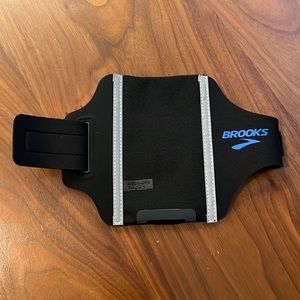 Brooks Running Arm Band - New never used
